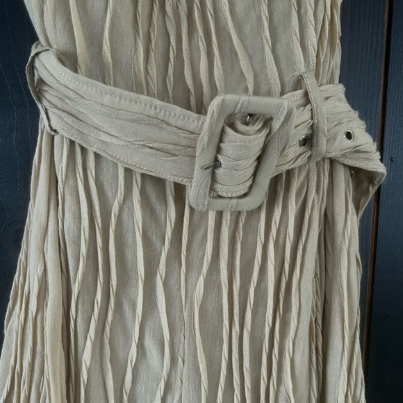 Pretty little thing NWT stone beige textured belted cowl neck wide leg jump suit - Picture 5 of 8